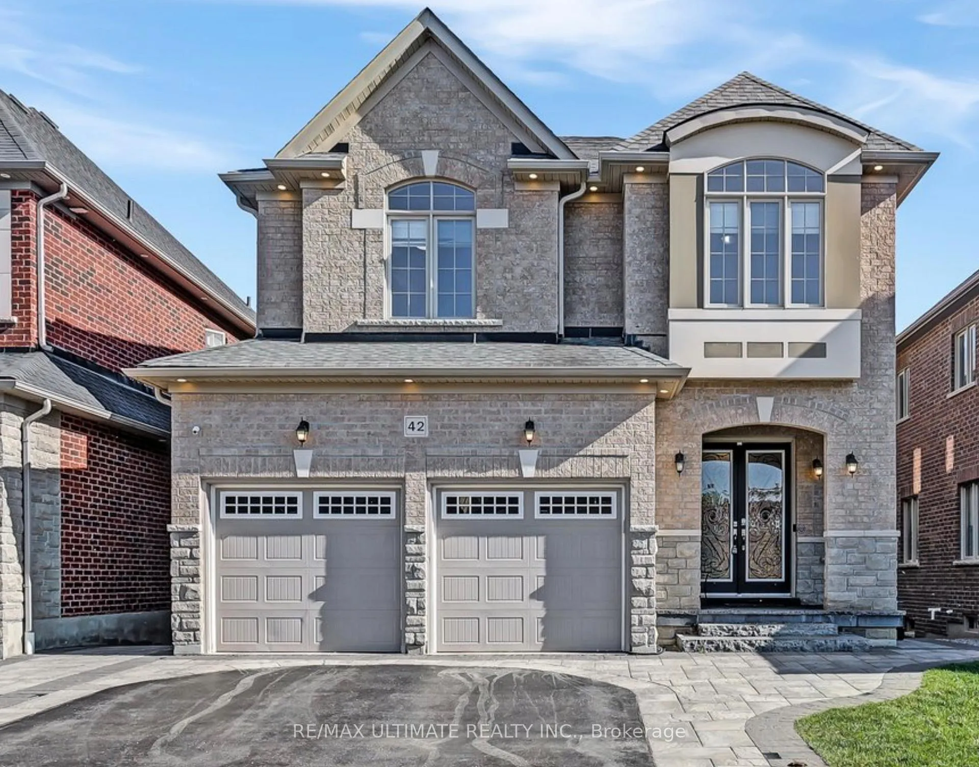 Photo 2 of 42 Donwoods Crescent, Whitby, Taunton North — HOMEH