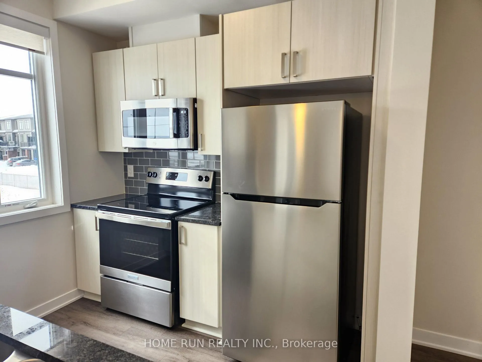 Photo 4 of 126 Venasque Private, Ottawa, Notting Hill/Summerside — HOMEH