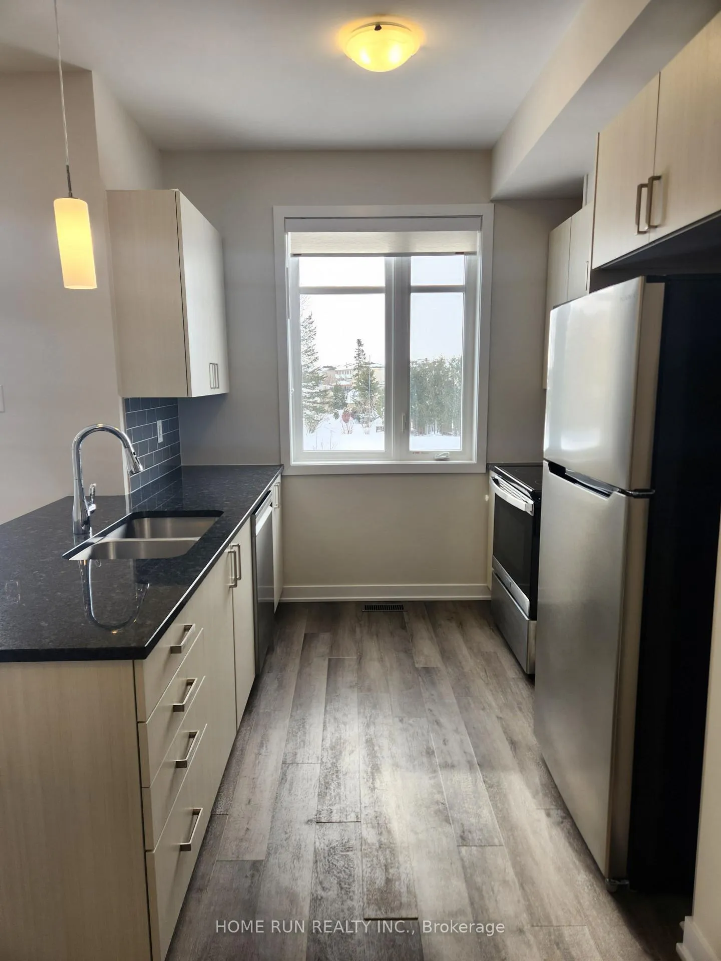 Photo 5 of 126 Venasque Private, Ottawa, Notting Hill/Summerside — HOMEH