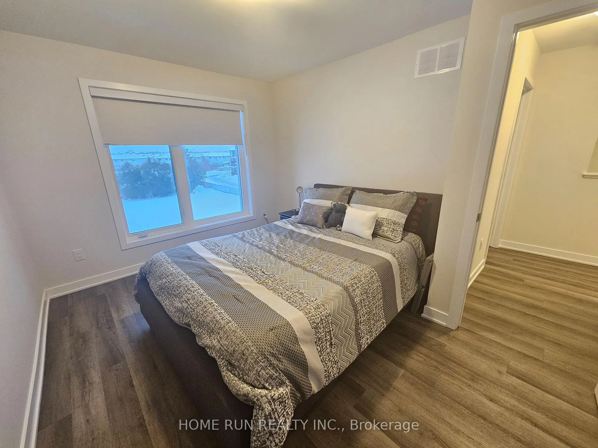 Photo 17 of 126 Venasque Private, Ottawa, Notting Hill/Summerside — HOMEH