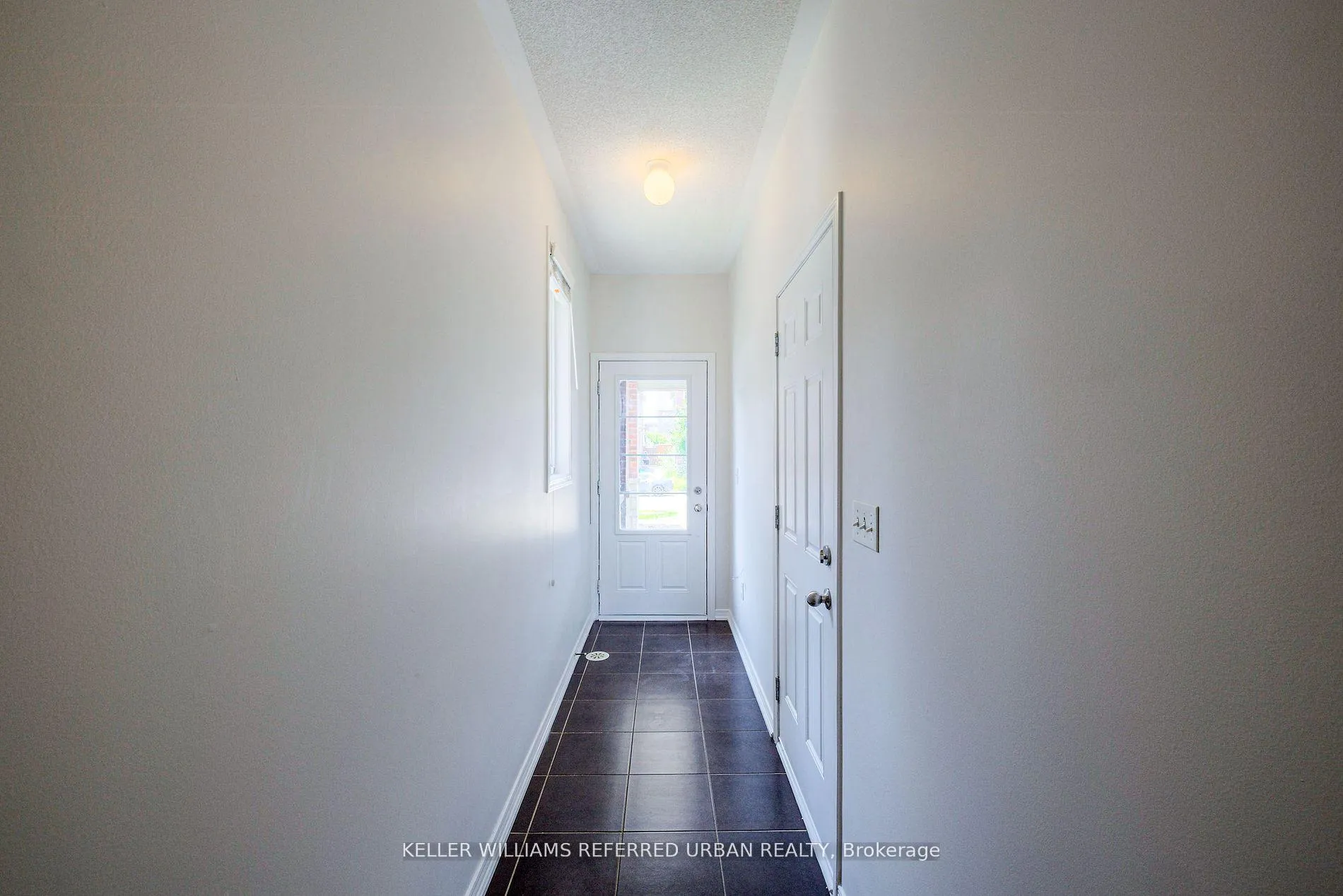 Photo 5 of 81 Chokecherry Crescent, Markham, Wismer — HOMEH