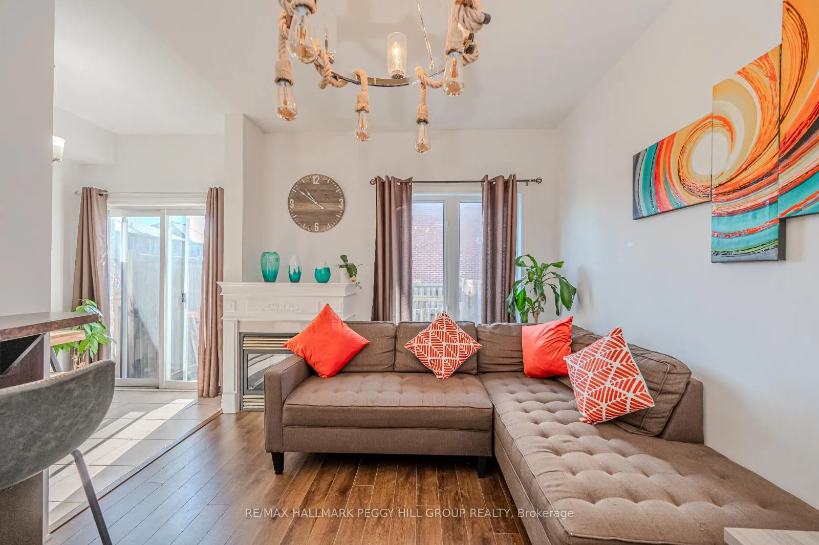 Photo 2 of 5 Arch Brown Court, Barrie, East Bayfield — HOMEH