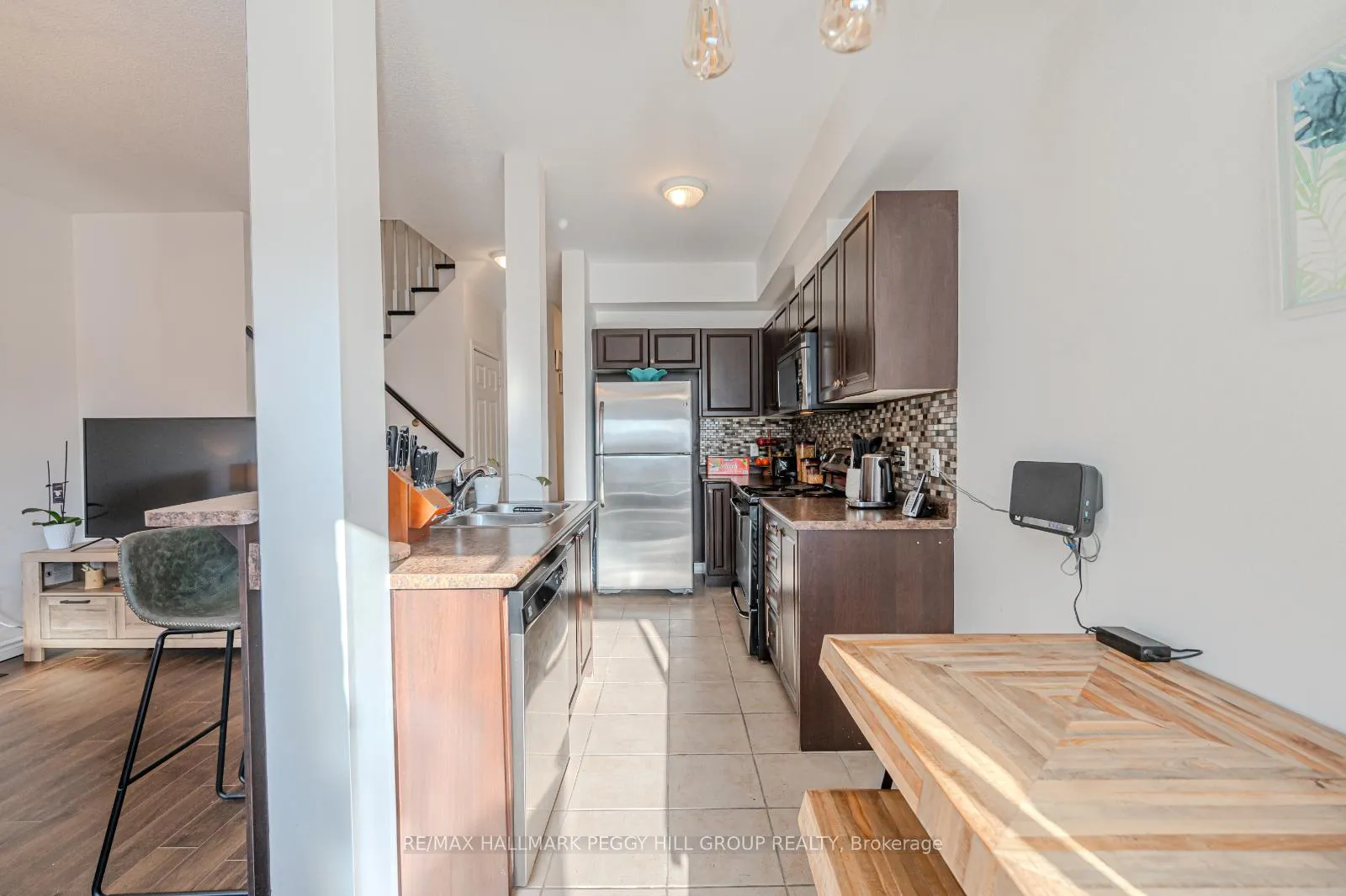 Photo 8 of 5 Arch Brown Court, Barrie, East Bayfield — HOMEH