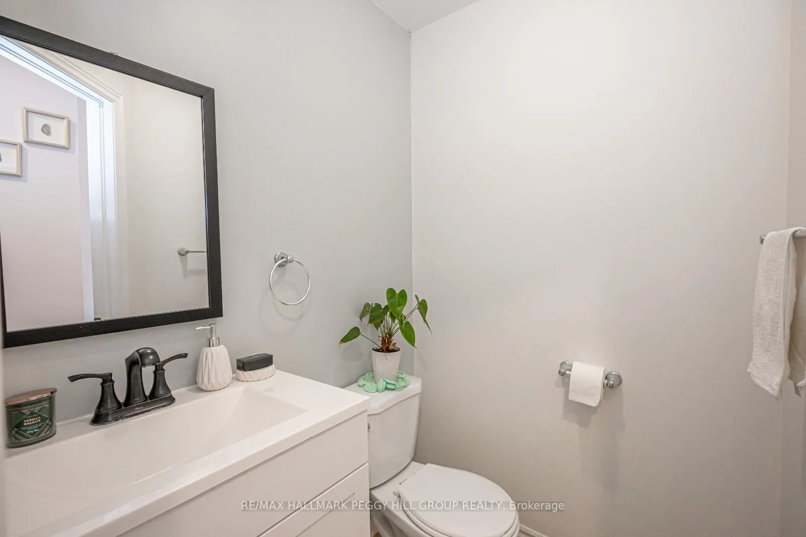 Photo 9 of 5 Arch Brown Court, Barrie, East Bayfield — HOMEH