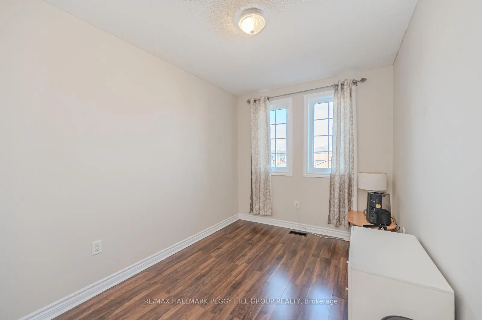 Photo 16 of 5 Arch Brown Court, Barrie, East Bayfield — HOMEH