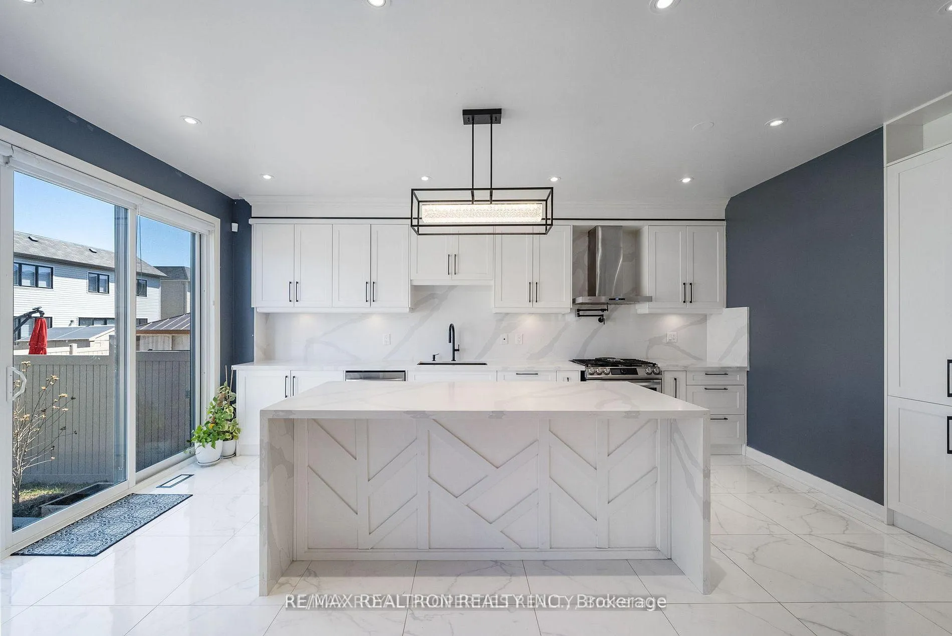 Photo 21 of 43 Clipper Lane, Clarington, Bowmanville — HOMEH