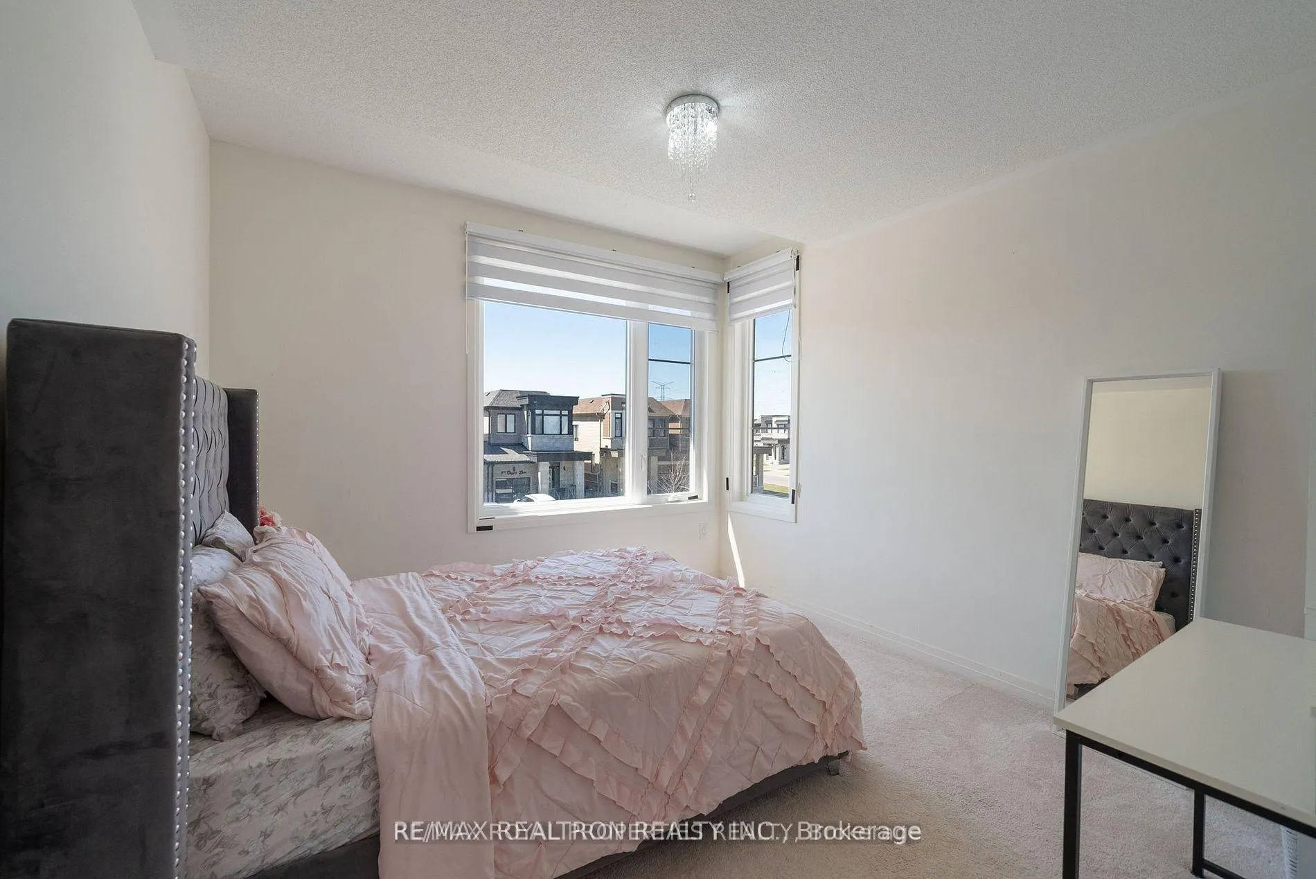 Photo 46 of 43 Clipper Lane, Clarington, Bowmanville — HOMEH