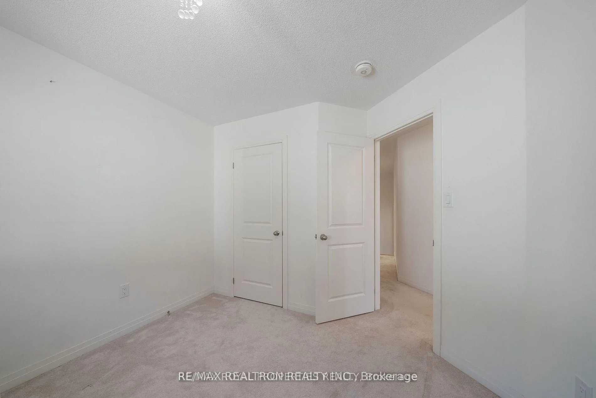 Photo 49 of 43 Clipper Lane, Clarington, Bowmanville — HOMEH