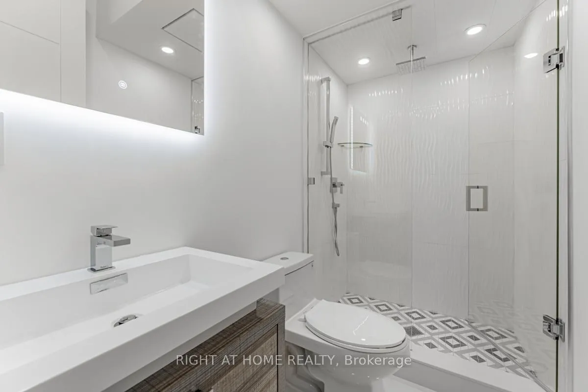 Photo 38 of 677 Huron Street, Toronto, The Annex — HOMEH