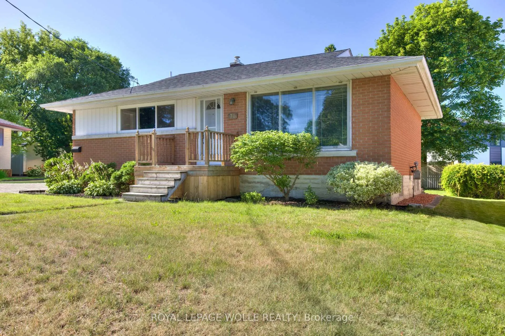 Photo 2 of 71 Broadmoor Avenue, Kitchener — HOMEH