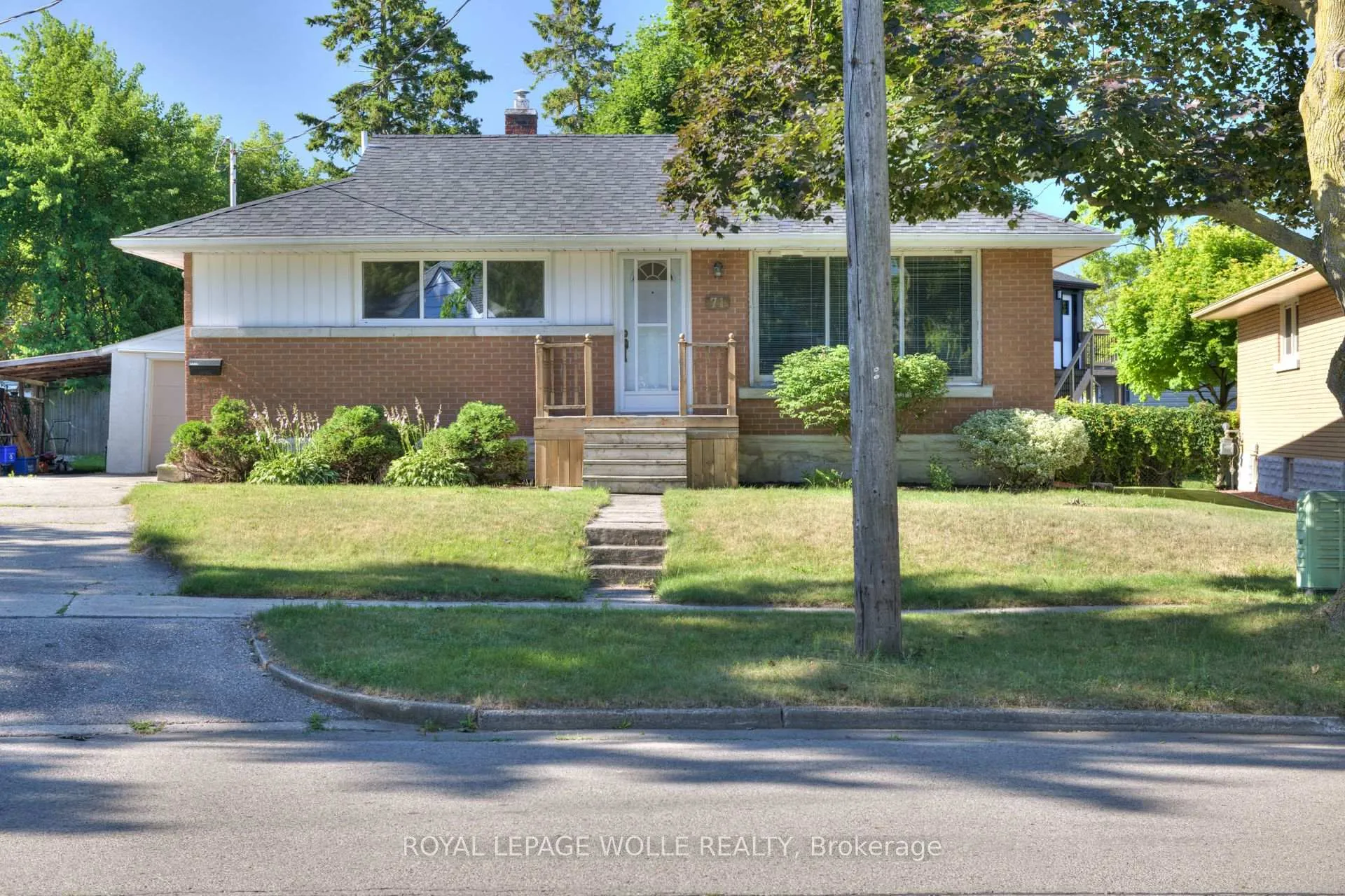 Photo 3 of 71 Broadmoor Avenue, Kitchener — HOMEH