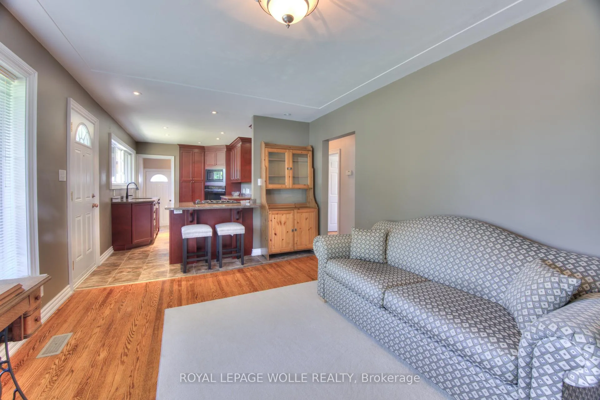 Photo 6 of 71 Broadmoor Avenue, Kitchener — HOMEH