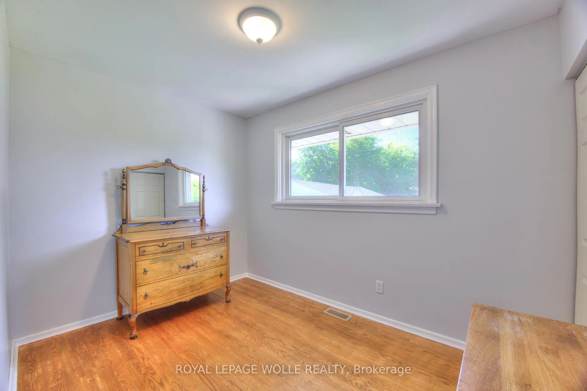 Photo 16 of 71 Broadmoor Avenue, Kitchener — HOMEH