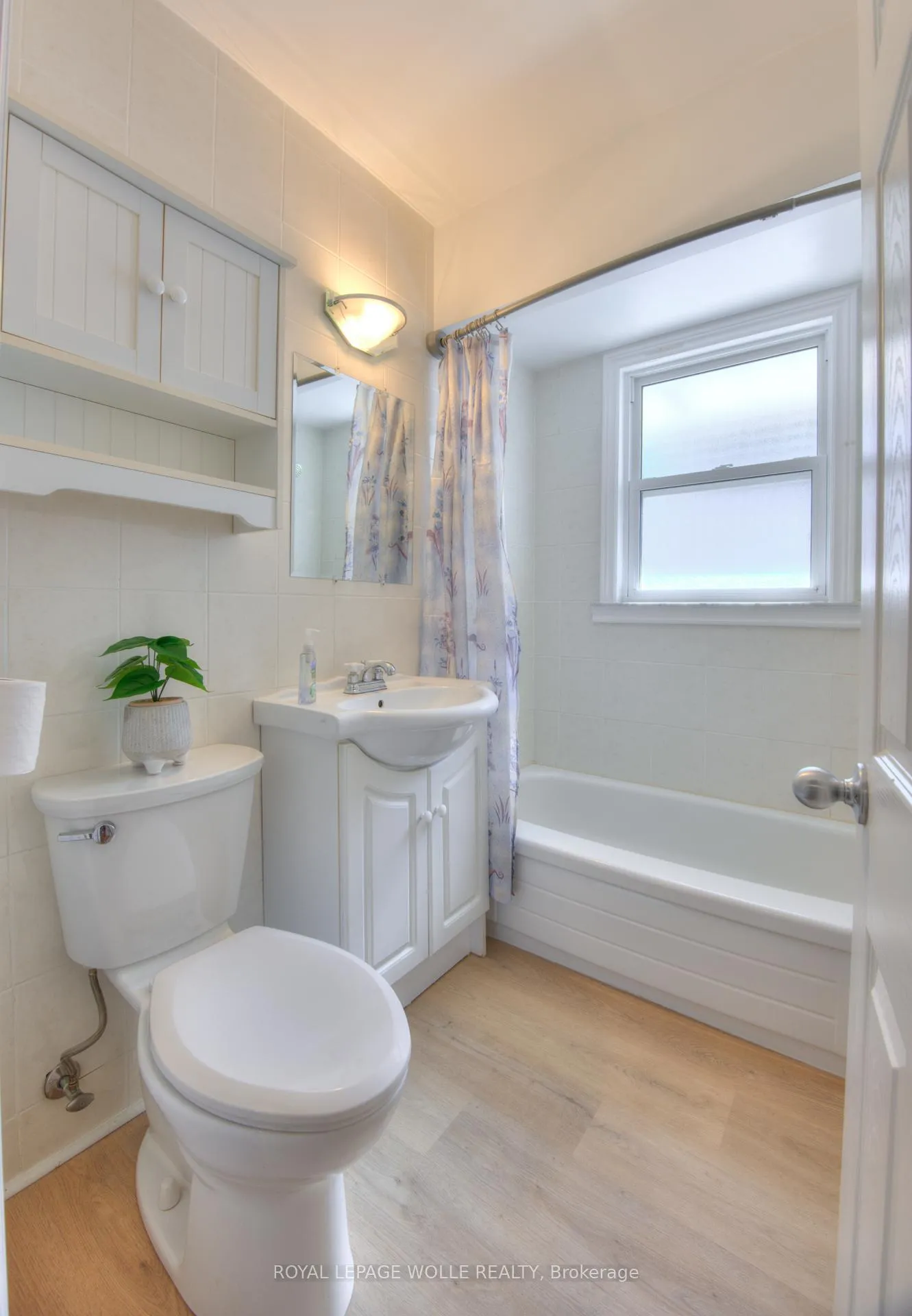 Photo 17 of 71 Broadmoor Avenue, Kitchener — HOMEH