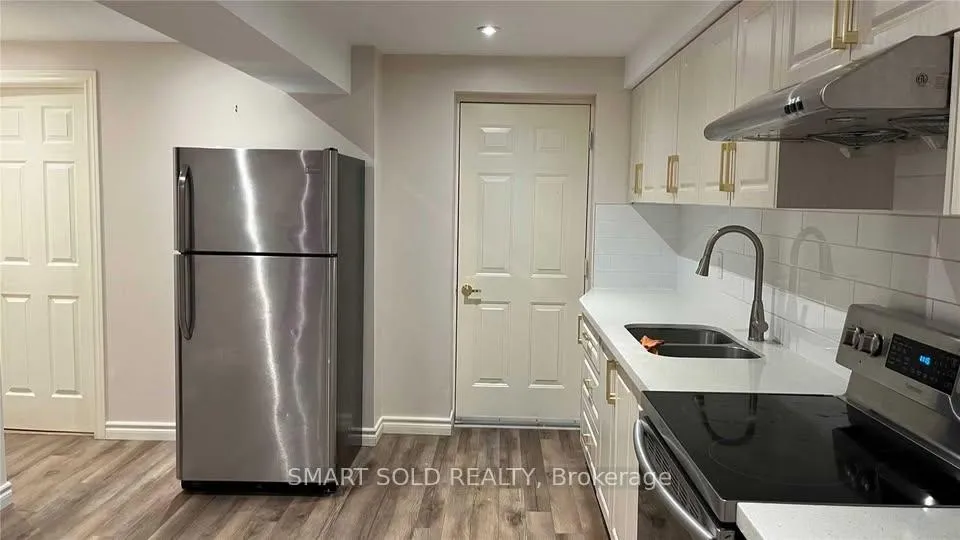 Photo 4 of 8 Berger (Basement) Avenue, Markham, Box Grove — HOMEH