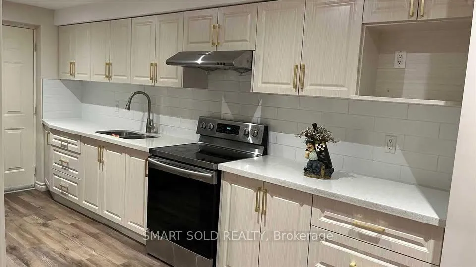 Photo 5 of 8 Berger (Basement) Avenue, Markham, Box Grove — HOMEH