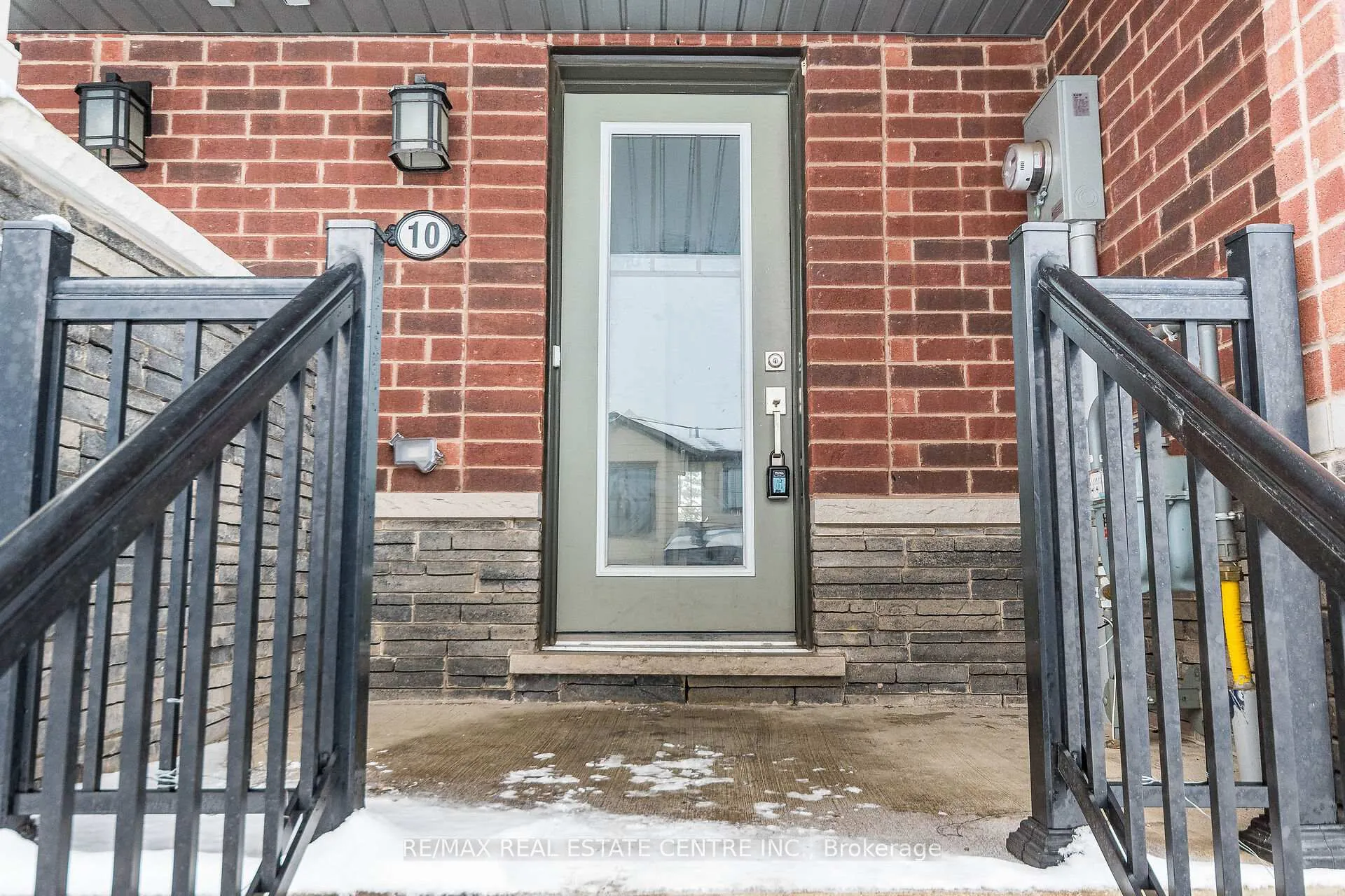 Photo 4 of 10 Utter Place, Hamilton, Stoney Creek Mountain — HOMEH