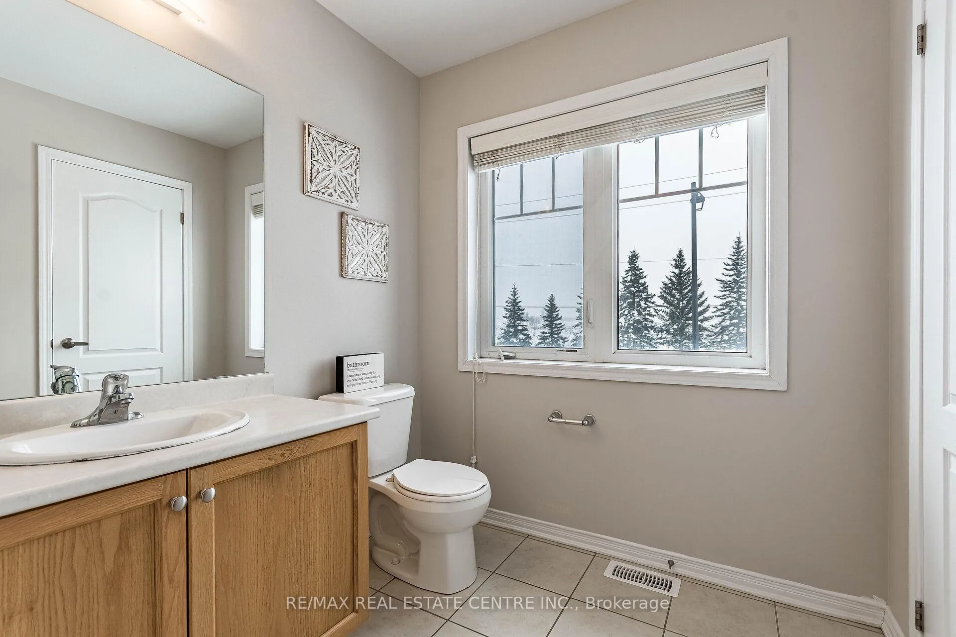 Photo 22 of 10 Utter Place, Hamilton, Stoney Creek Mountain — HOMEH