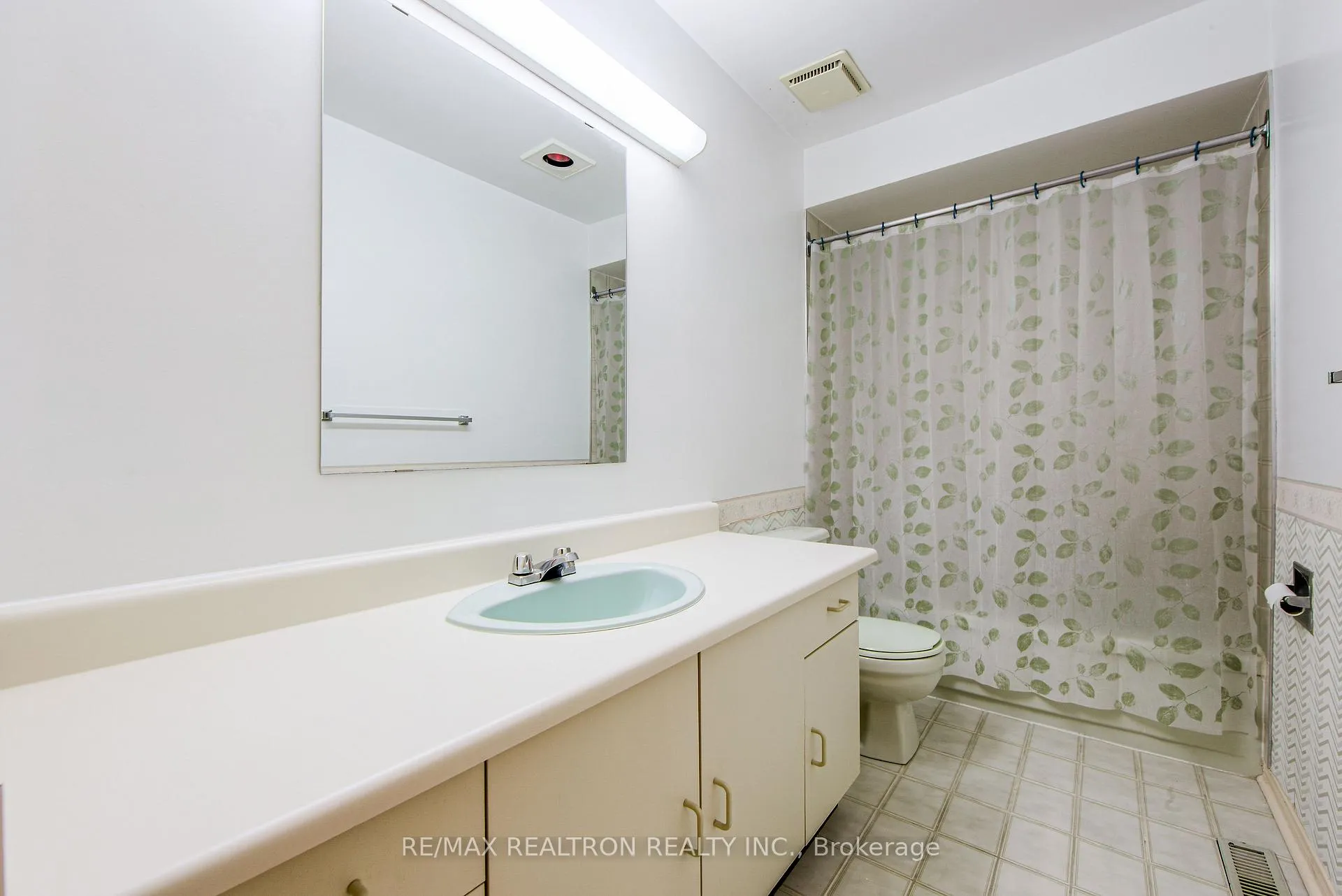 Photo 28 of 107 Brownridge Drive, Vaughan, Brownridge — HOMEH