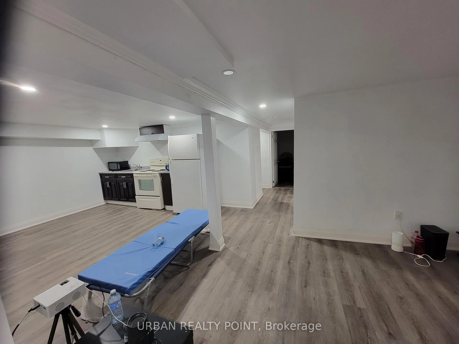 Photo 4 of Unit Bsmt, 408 Dovedale Drive, Whitby, Downtown Whitby — HOMEH