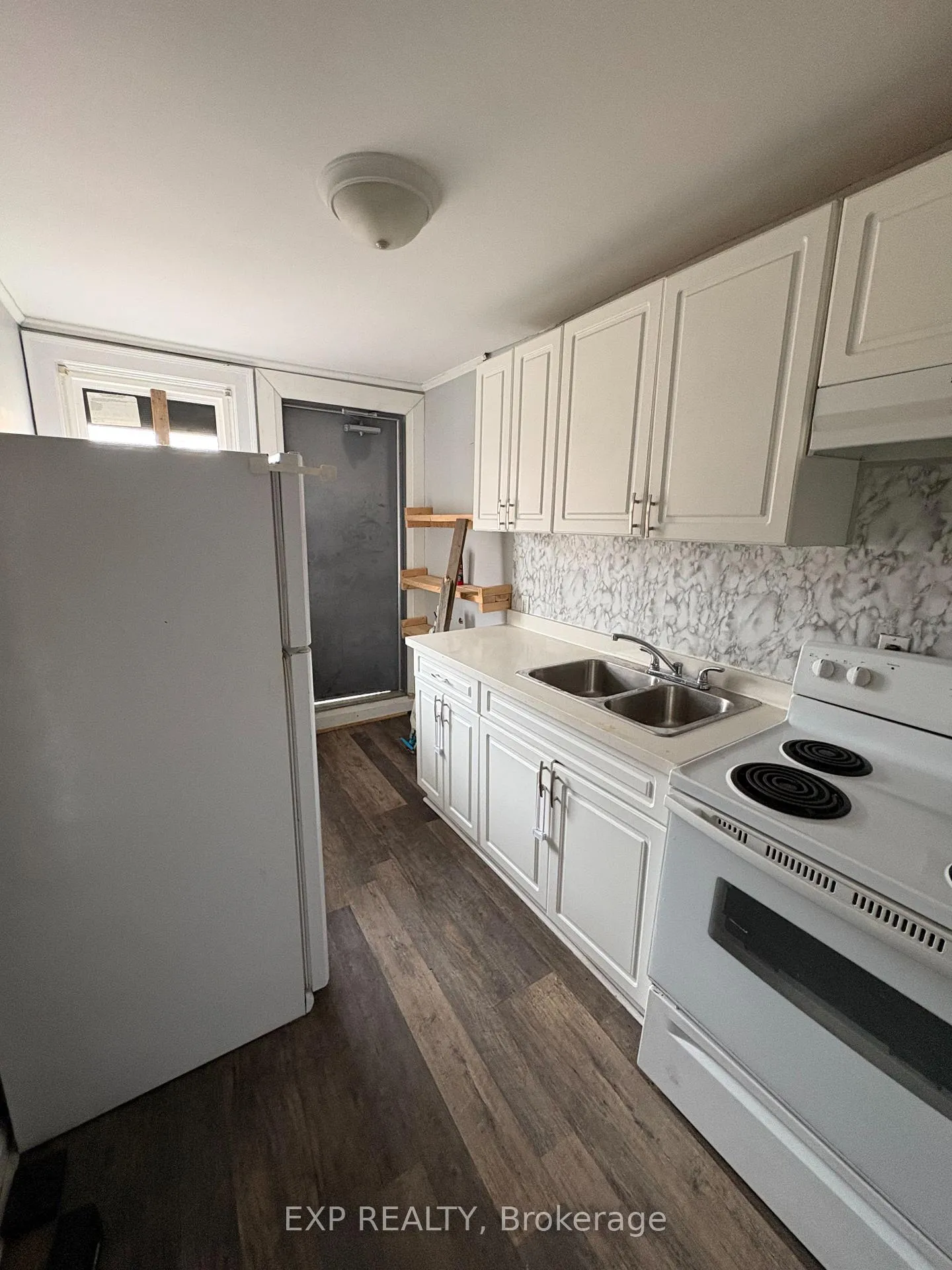 Photo 5 of Unit 3, 50 East Avenue S, Hamilton, Stinson — HOMEH