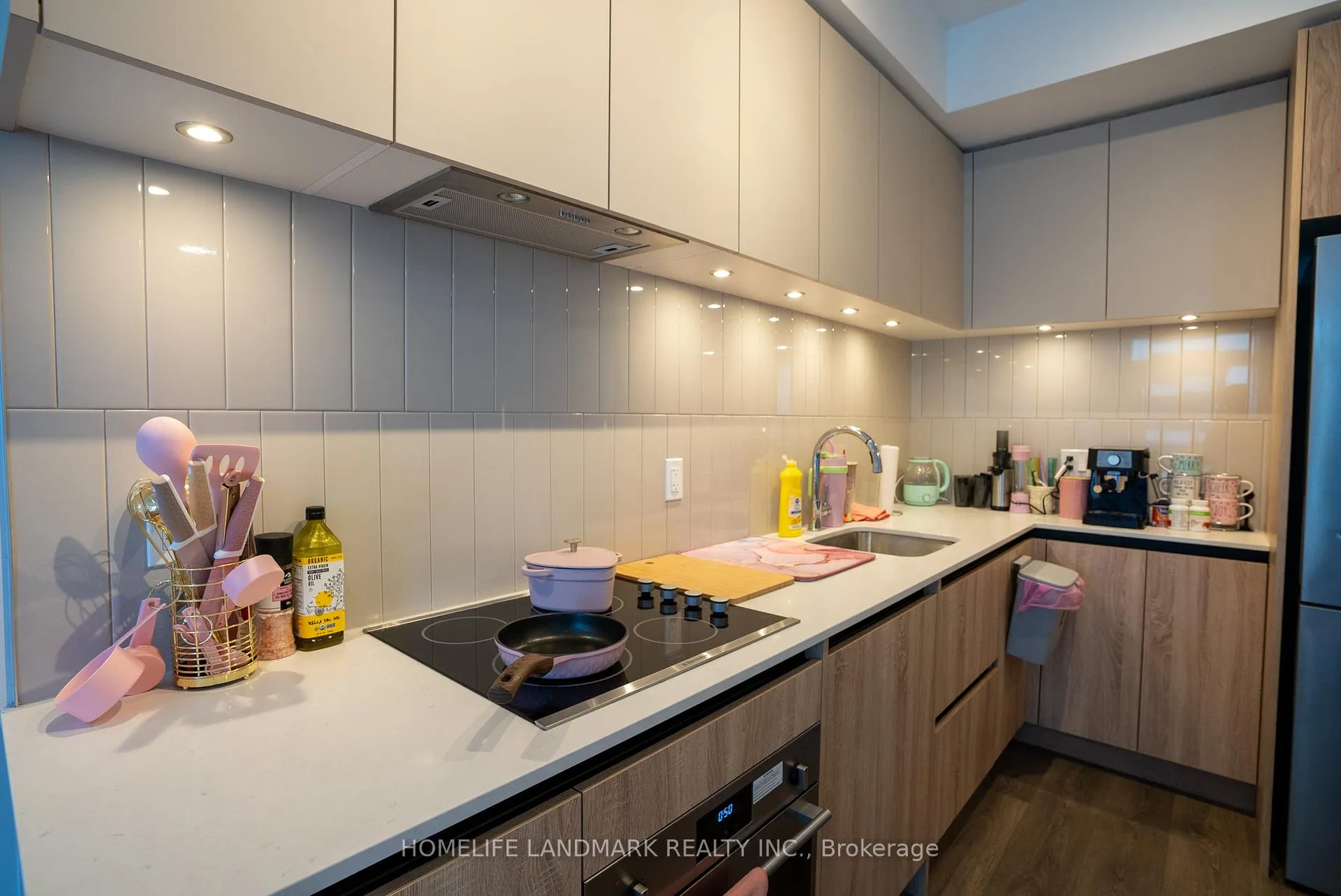 Photo 3 of Unit A-0519, 7950 bathurst Street, Vaughan, Beverley Glen — HOMEH