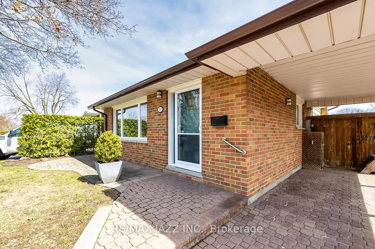 Photo 2 of 350 Orange Crescent, Oshawa, O'Neill — HOMEH