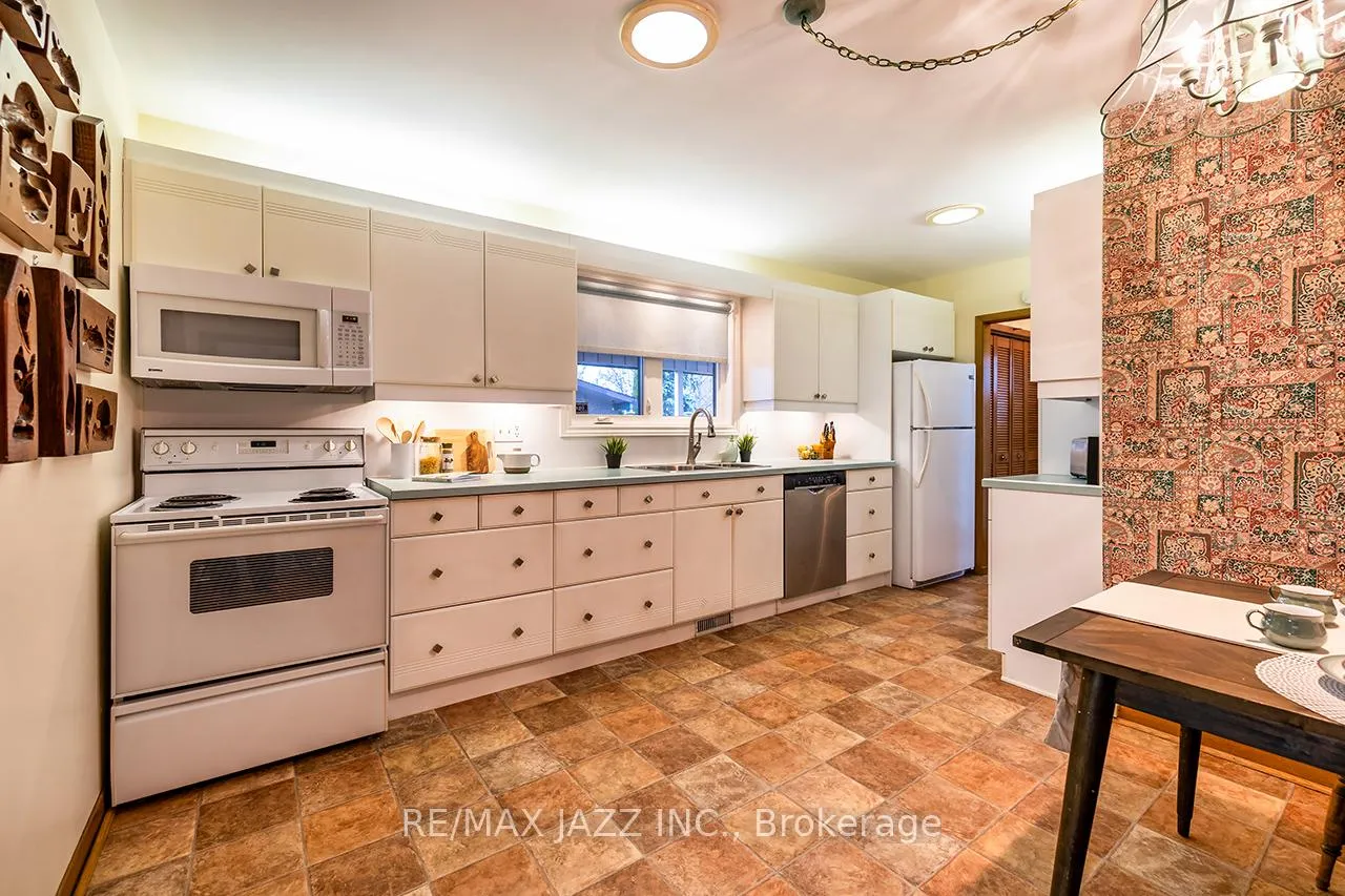 Photo 12 of 350 Orange Crescent, Oshawa, O'Neill — HOMEH