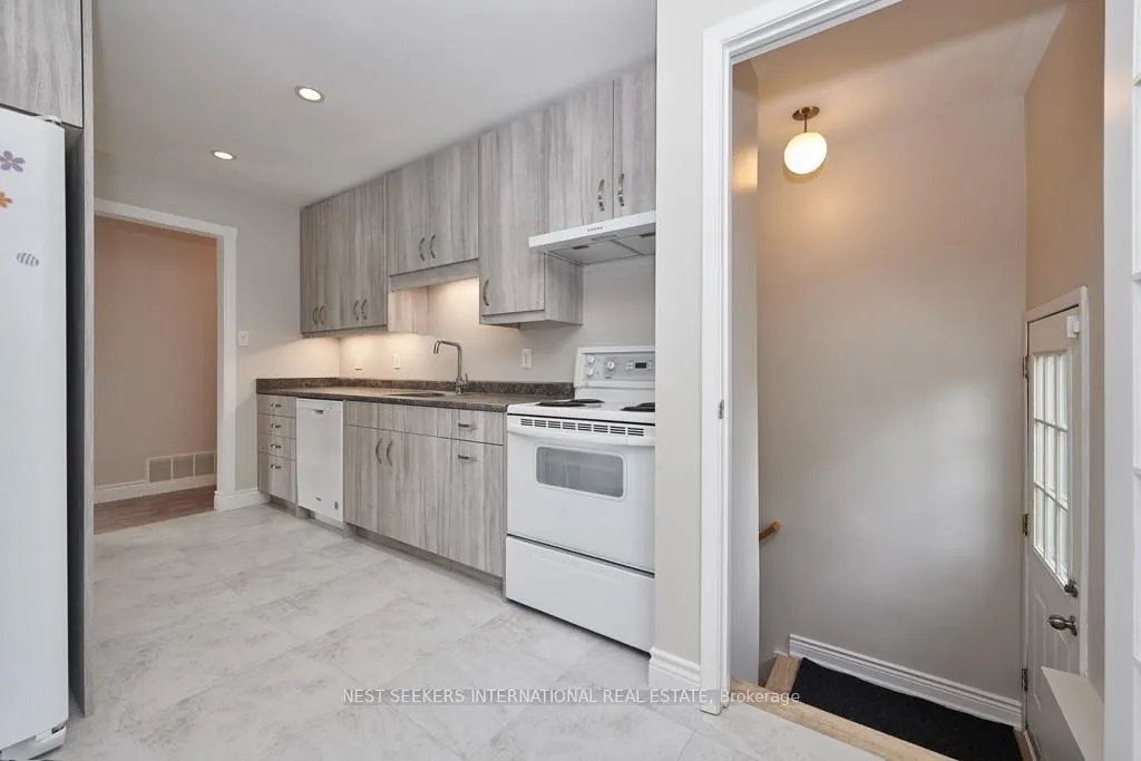 Photo 8 of 257 Dodson Road, Barrie, Painswick North — HOMEH