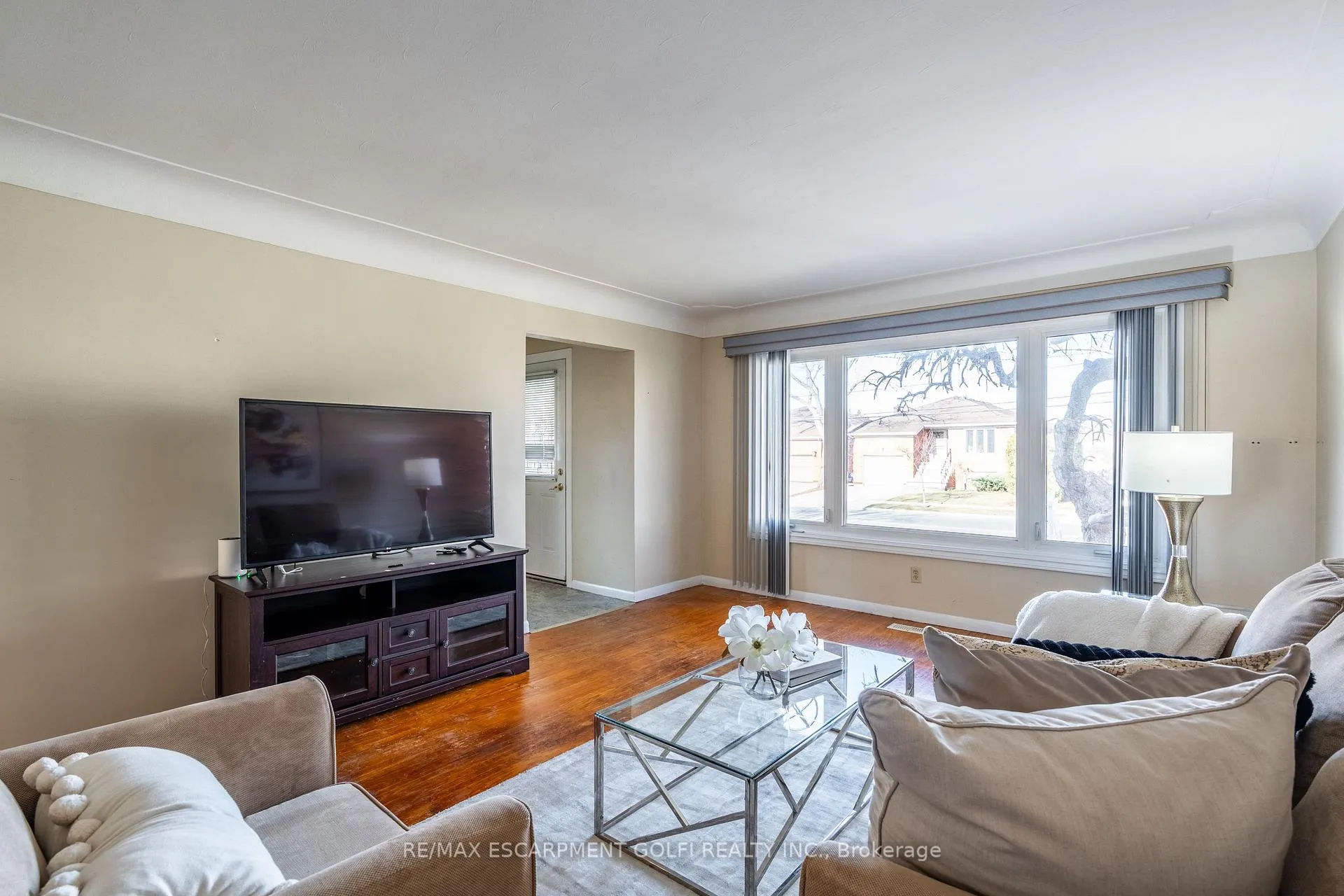 Photo 7 of 409 Upper Wentworth Street, Hamilton, Inch Park — HOMEH