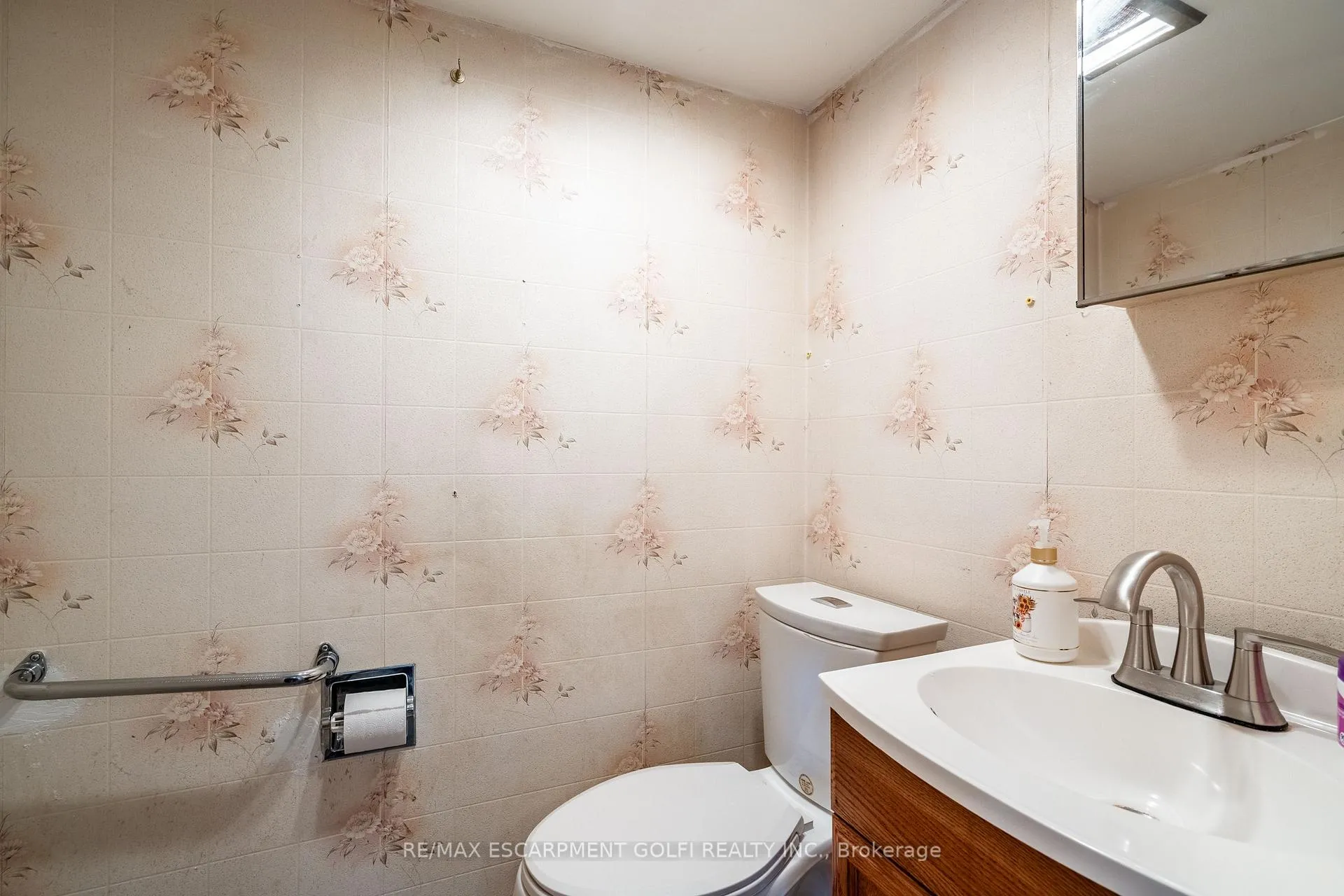Photo 23 of 409 Upper Wentworth Street, Hamilton, Inch Park — HOMEH
