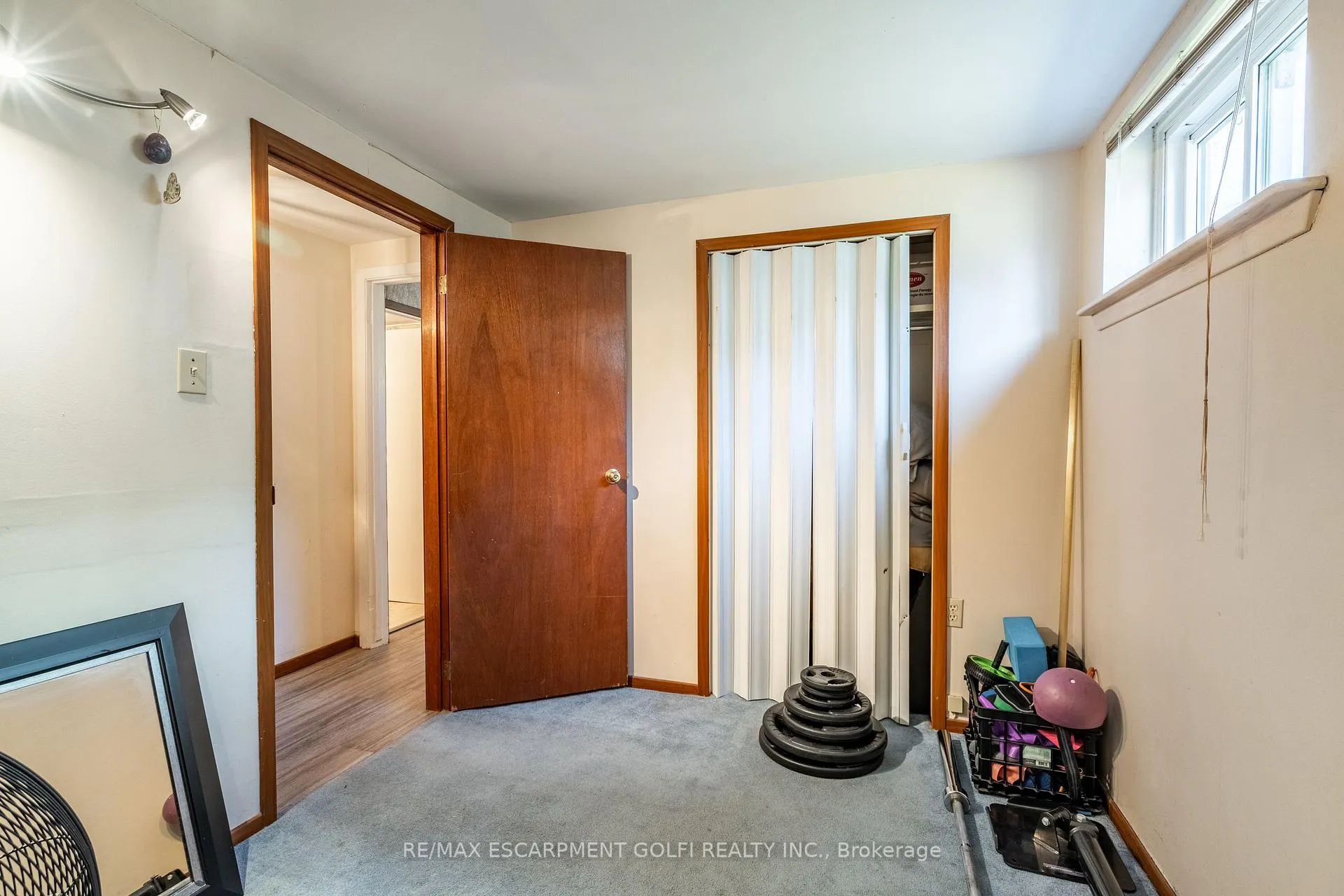 Photo 31 of 409 Upper Wentworth Street, Hamilton, Inch Park — HOMEH