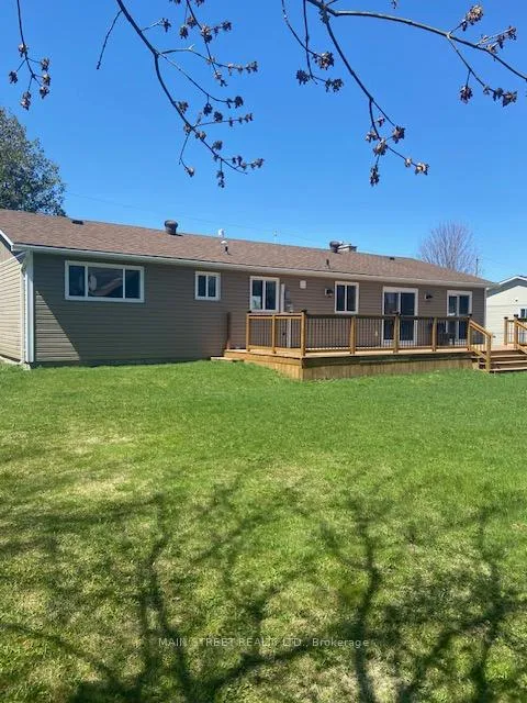 Photo 2 of 19 Bruce Avenue, Georgina, Keswick South — HOMEH