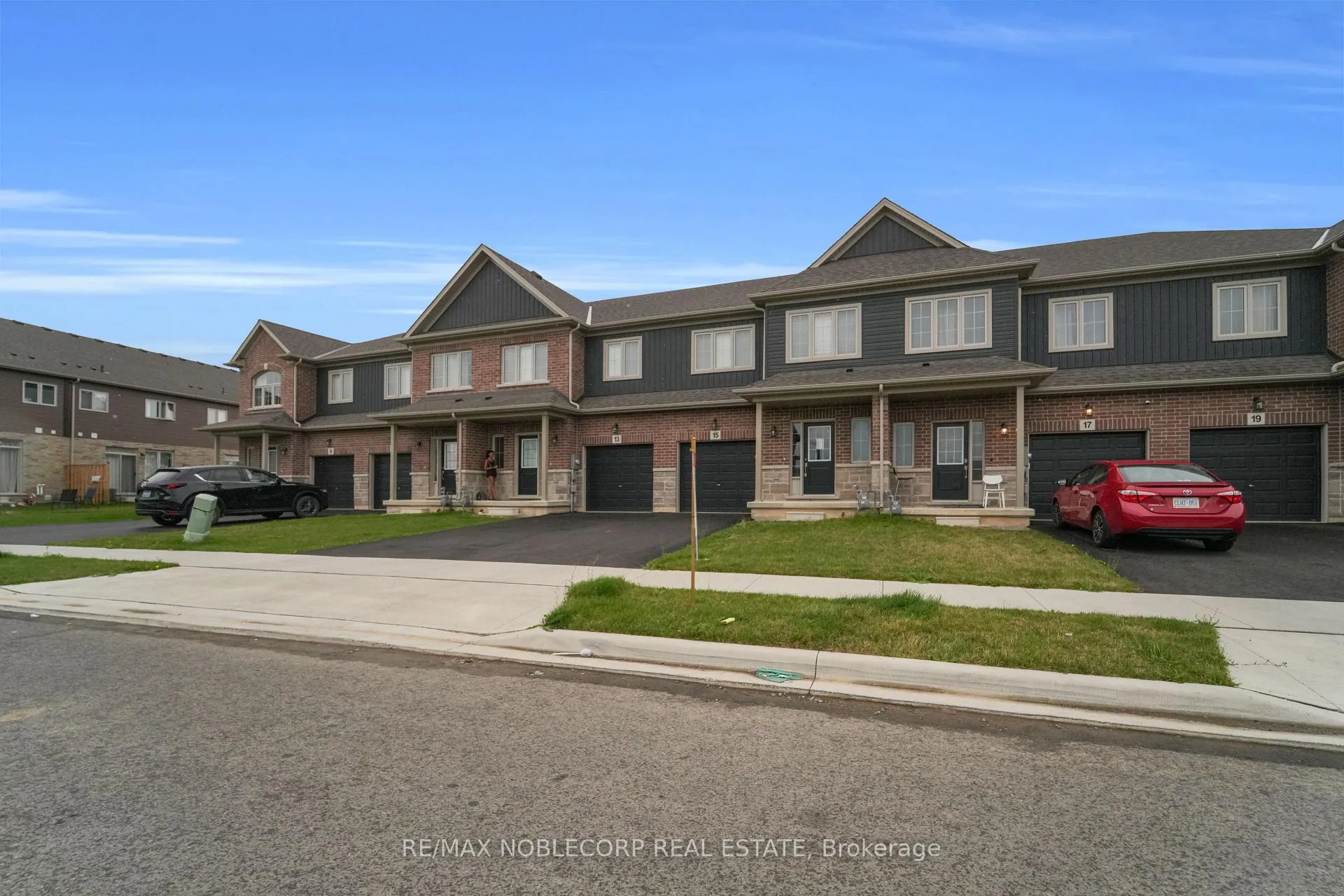 Photo 6 of 15 Lloyd Davies Way, Hamilton, Rural Glanbrook — HOMEH