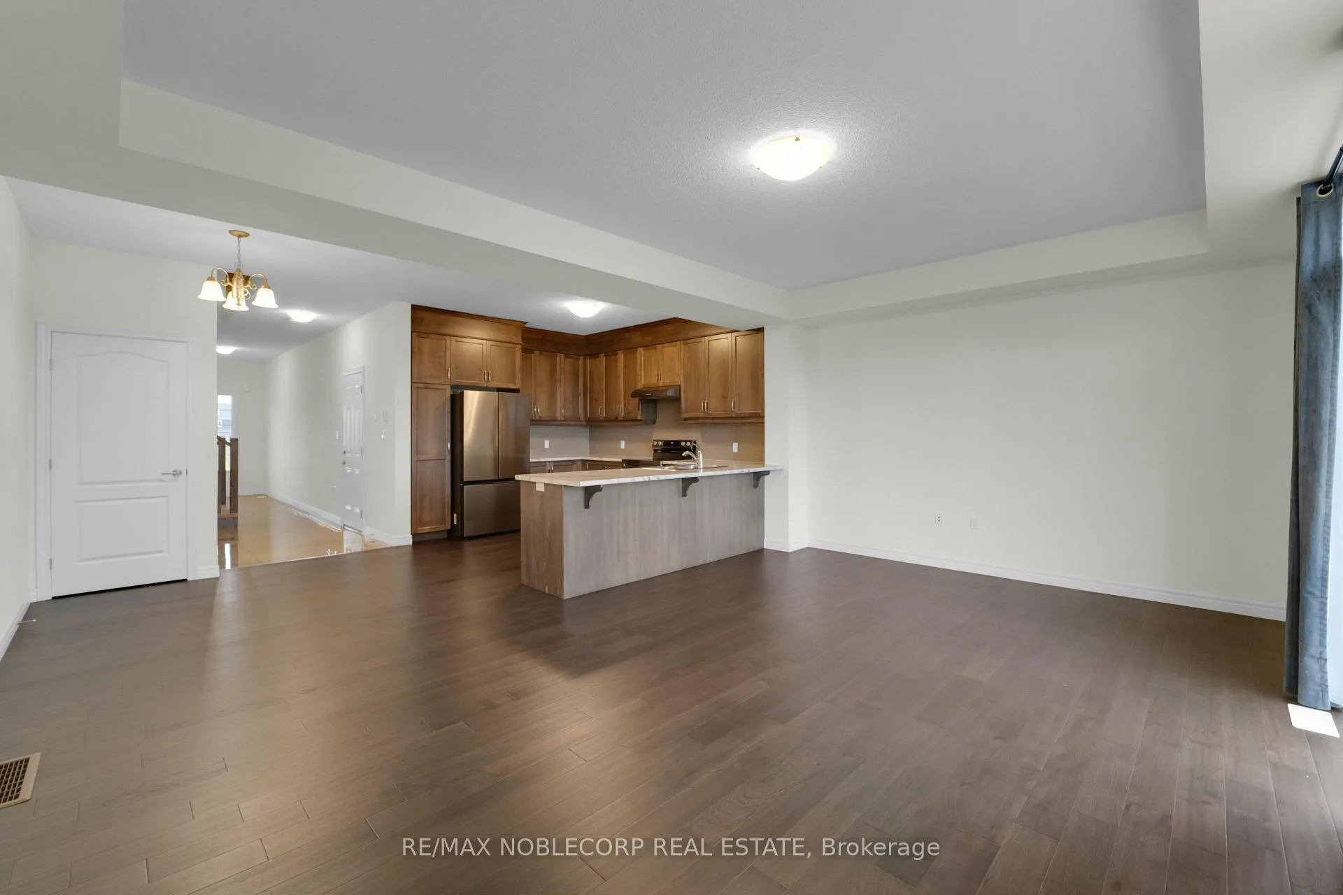 Photo 21 of 15 Lloyd Davies Way, Hamilton, Rural Glanbrook — HOMEH