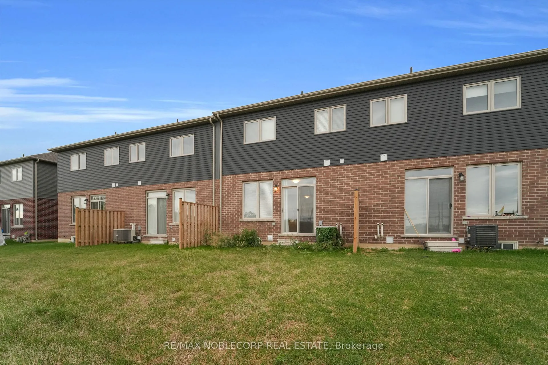 Photo 45 of 15 Lloyd Davies Way, Hamilton, Rural Glanbrook — HOMEH