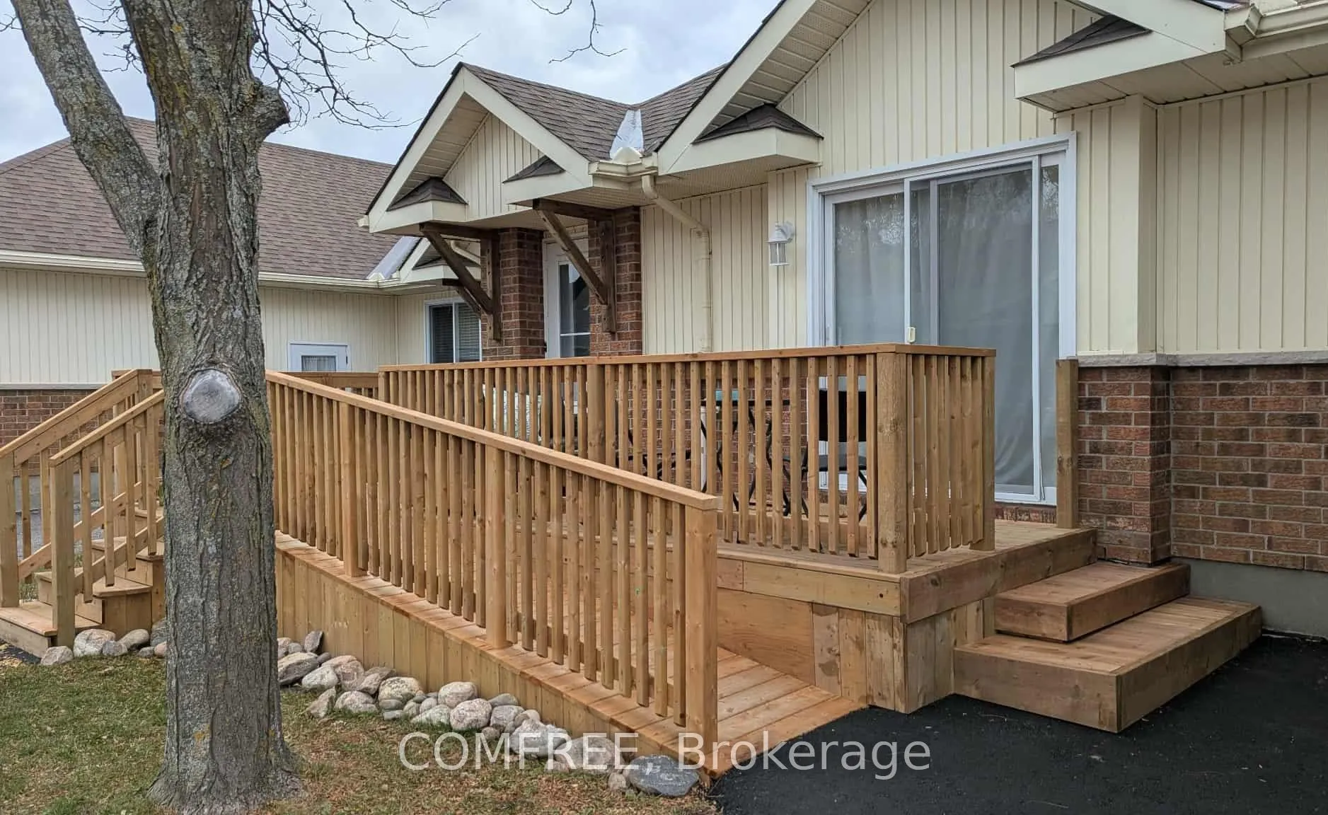 Photo 2 of 410 Grassendale Private, Ottawa, Richmond — HOMEH