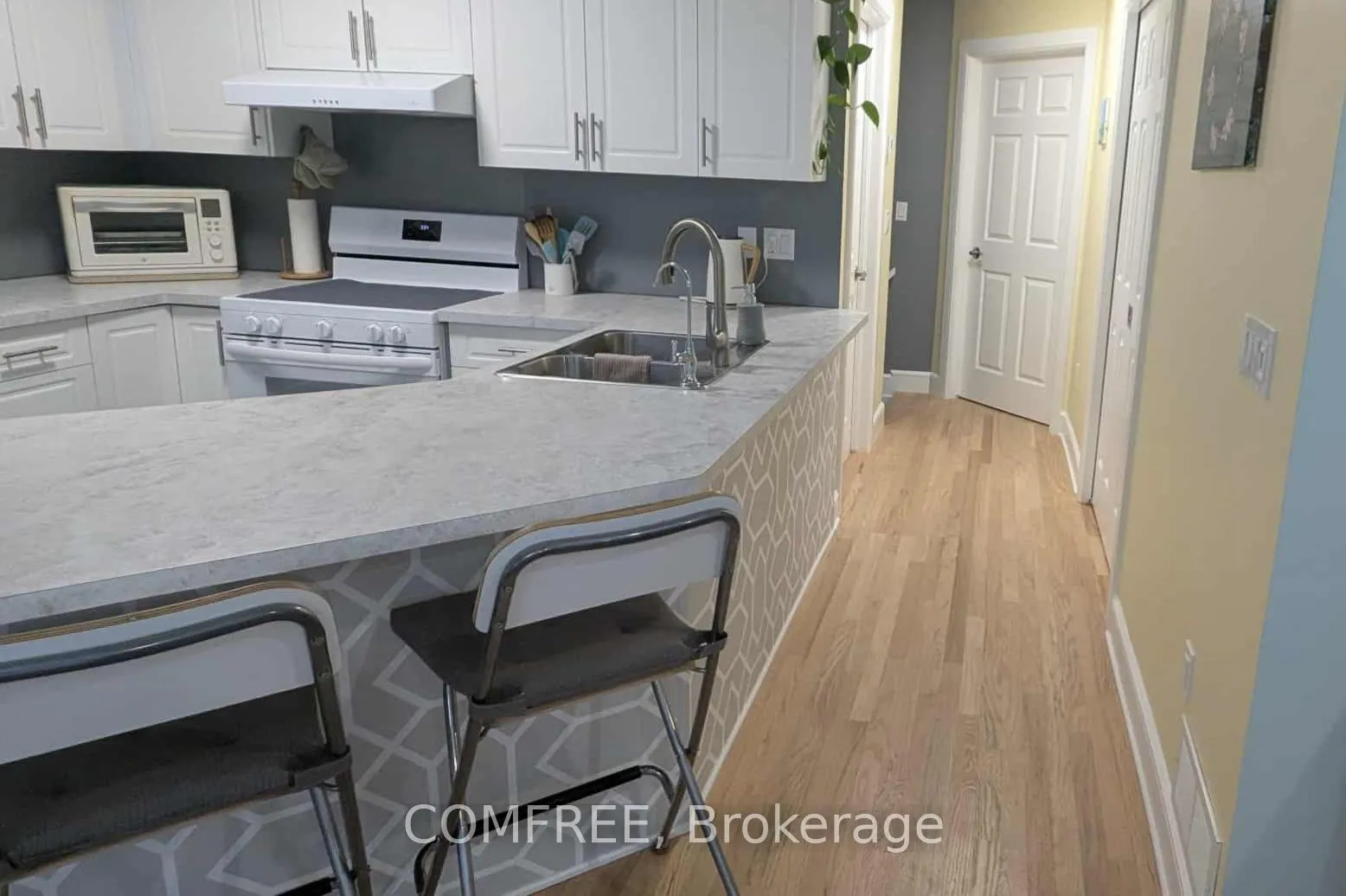 Photo 6 of 410 Grassendale Private, Ottawa, Richmond — HOMEH