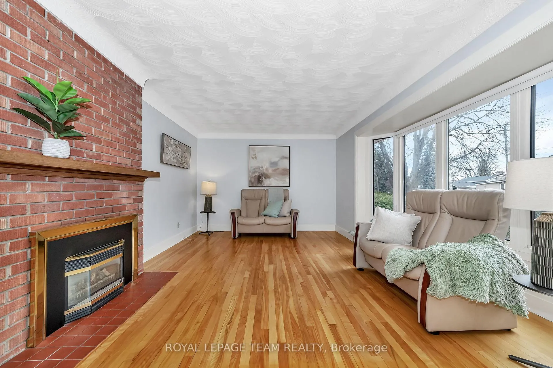 Photo 2 of 2099 Balharrie Avenue S, Ottawa, Hawthorne Meadows — HOMEH