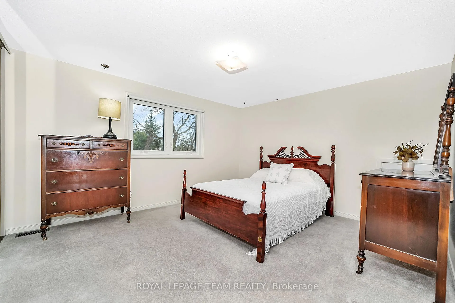 Photo 12 of 2099 Balharrie Avenue S, Ottawa, Hawthorne Meadows — HOMEH