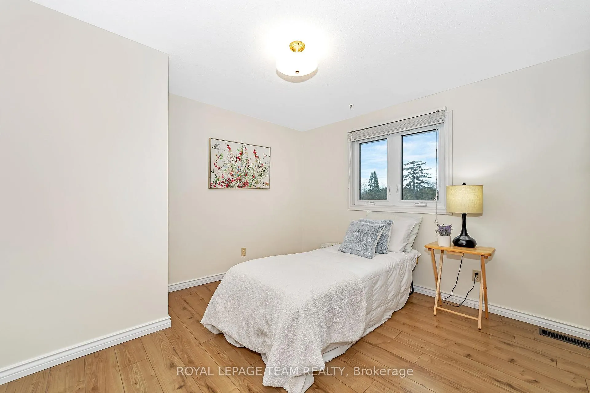 Photo 13 of 2099 Balharrie Avenue S, Ottawa, Hawthorne Meadows — HOMEH