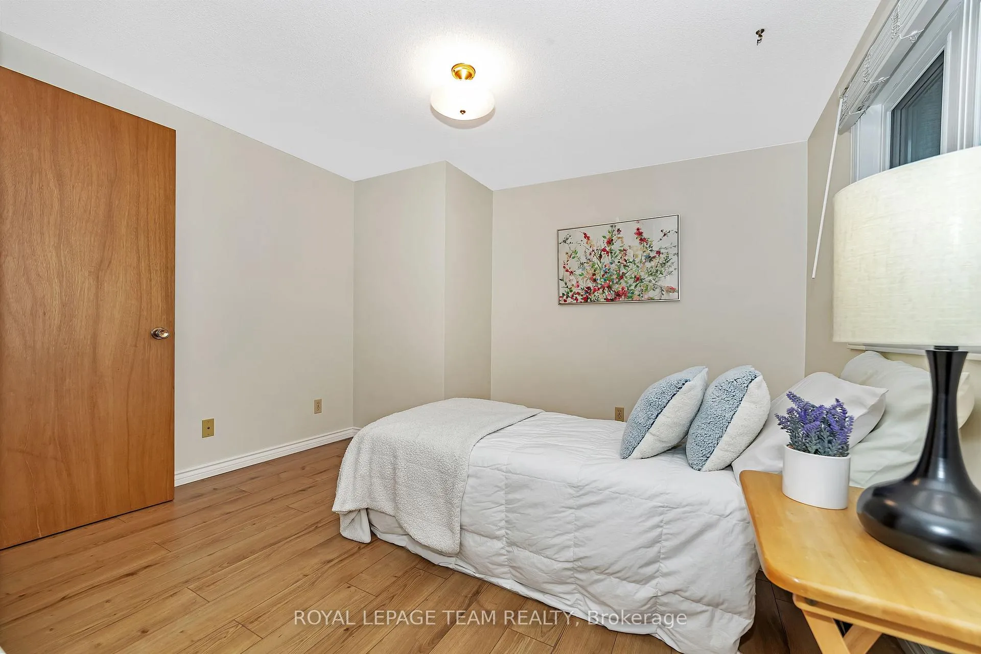 Photo 14 of 2099 Balharrie Avenue S, Ottawa, Hawthorne Meadows — HOMEH