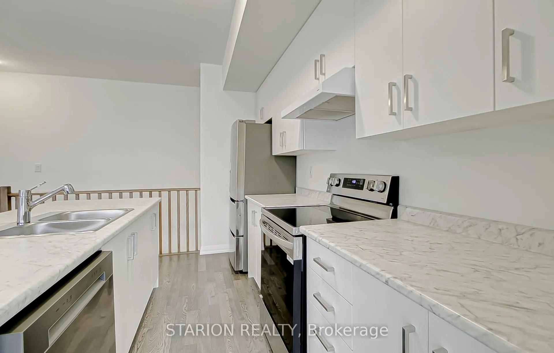Photo 10 of 65 Norwich Crescent, Haldimand — HOMEH
