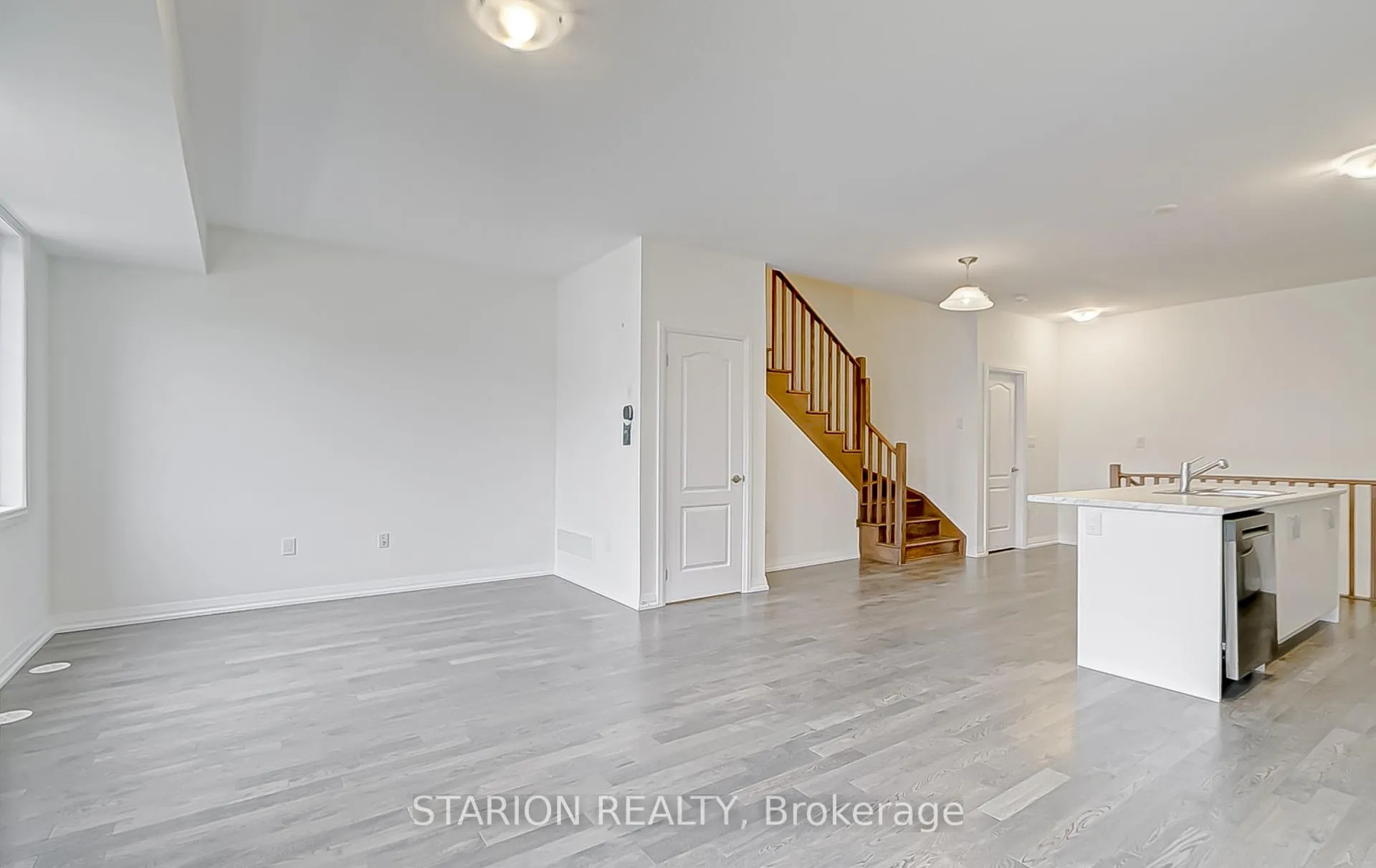 Photo 13 of 65 Norwich Crescent, Haldimand — HOMEH