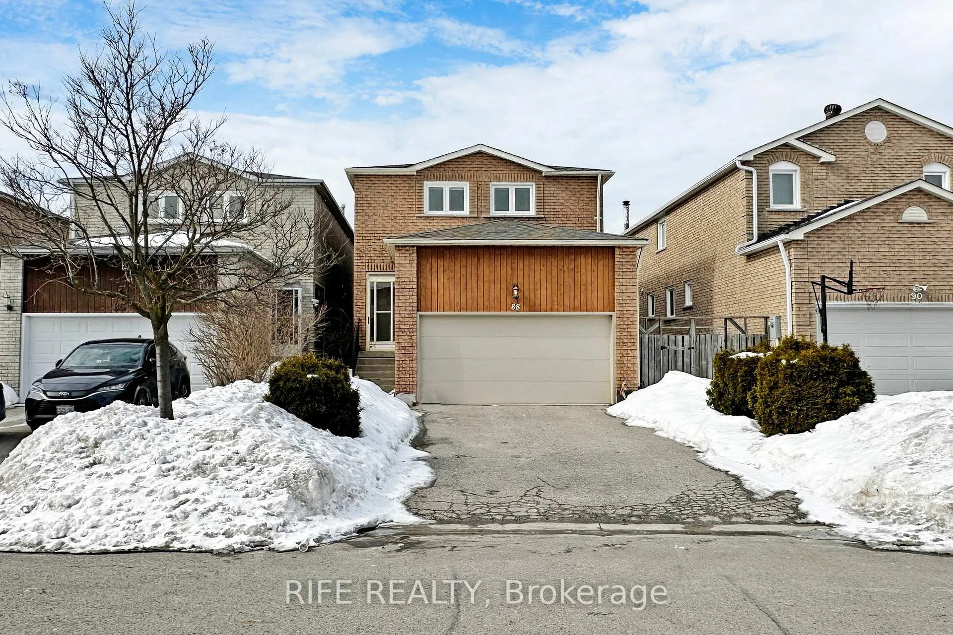 Photo 1 of 88 Stather Crescent, Markham, Milliken Mills East — HOMEH