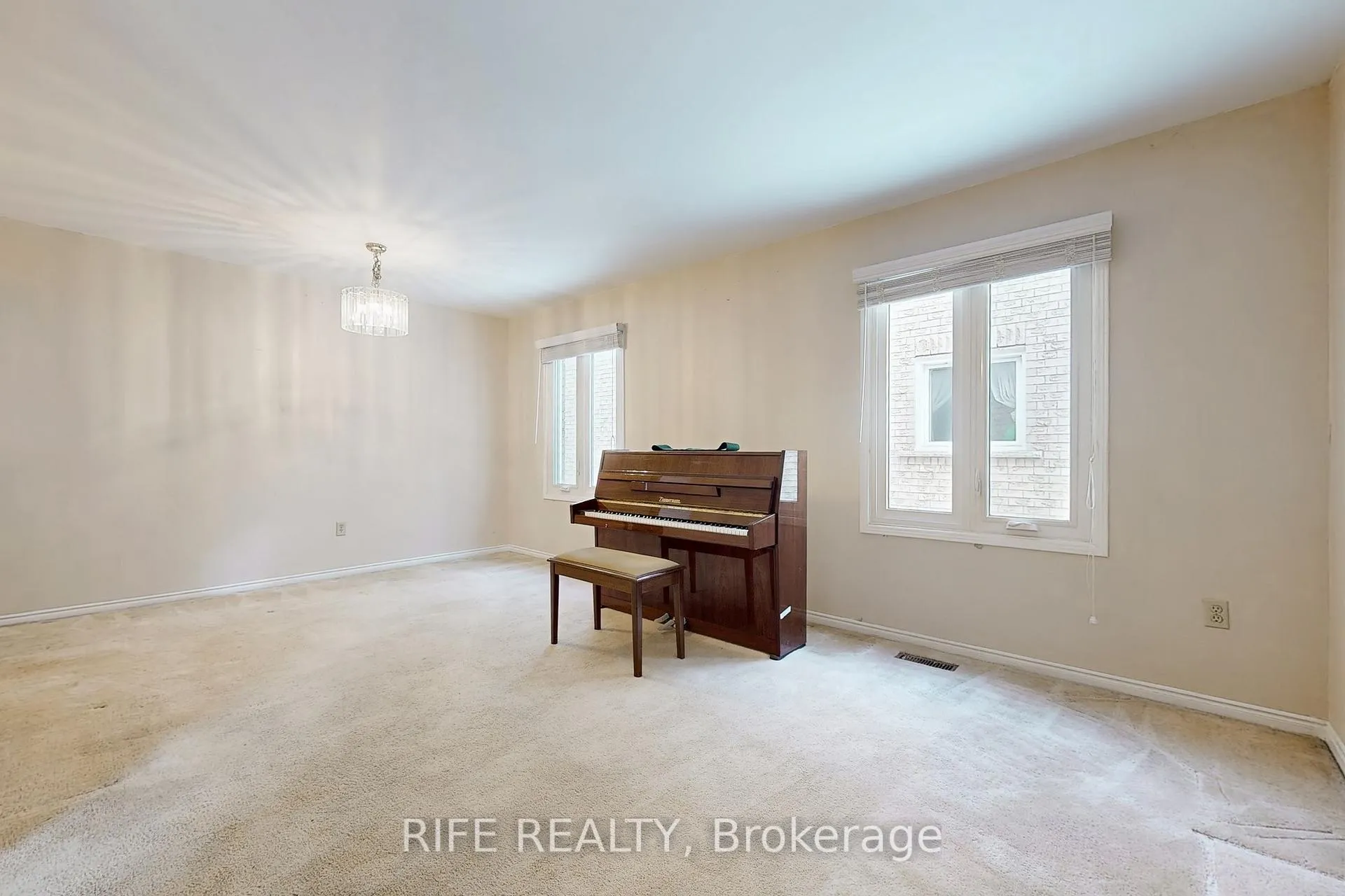 Photo 3 of 88 Stather Crescent, Markham, Milliken Mills East — HOMEH