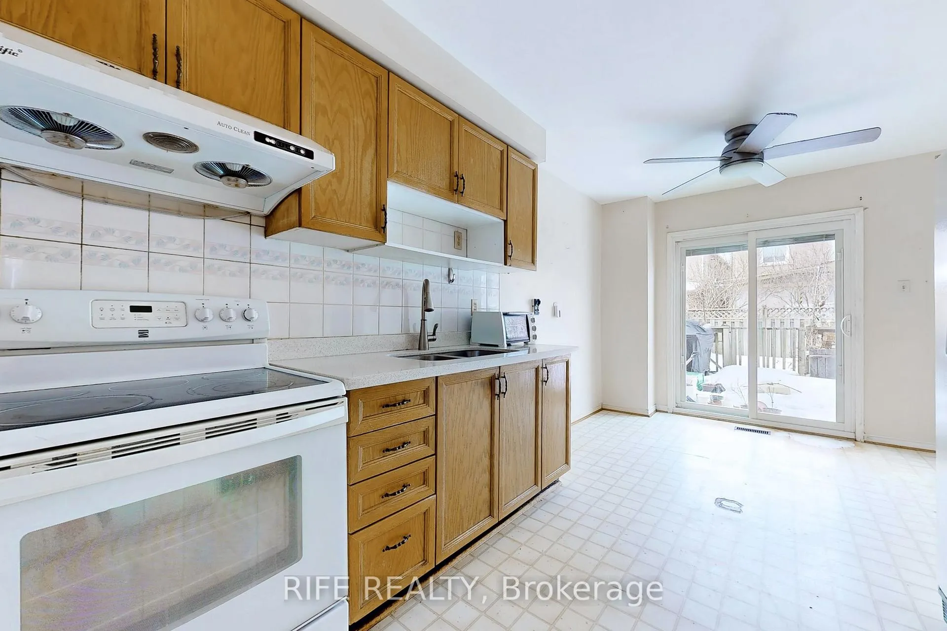Photo 11 of 88 Stather Crescent, Markham, Milliken Mills East — HOMEH
