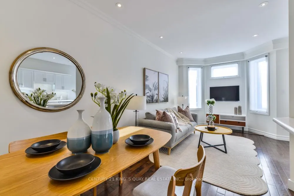 Photo 6 of 131 Downey Circle, Aurora, Bayview Wellington — HOMEH