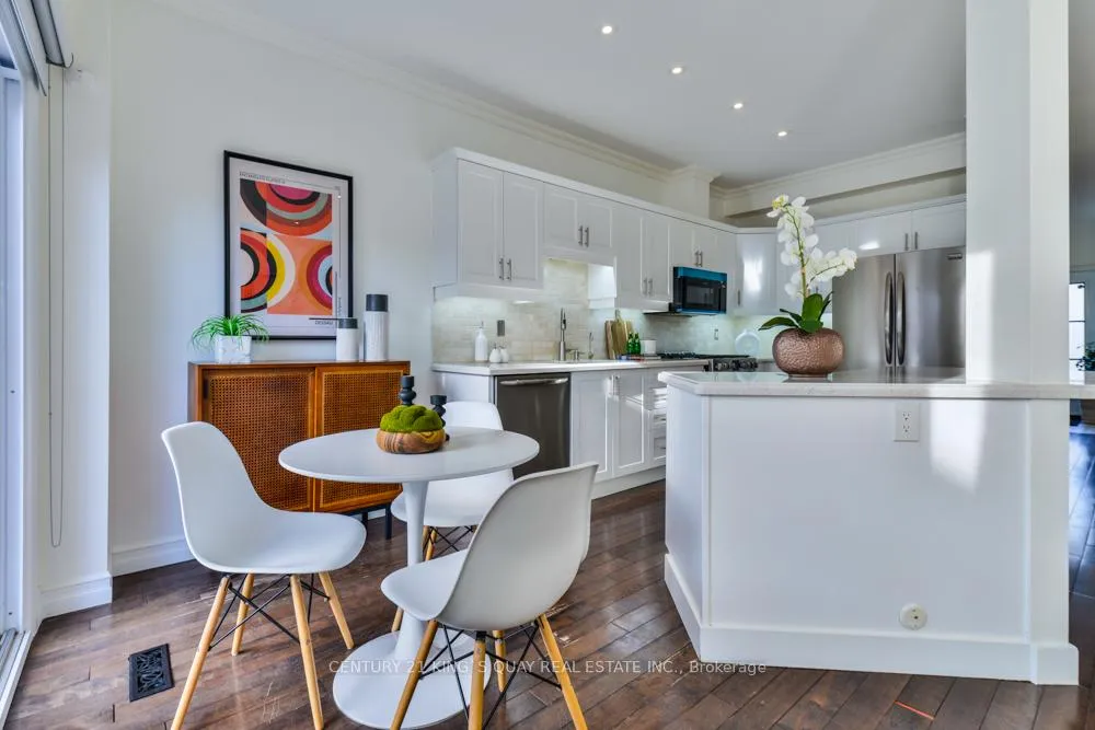 Photo 9 of 131 Downey Circle, Aurora, Bayview Wellington — HOMEH
