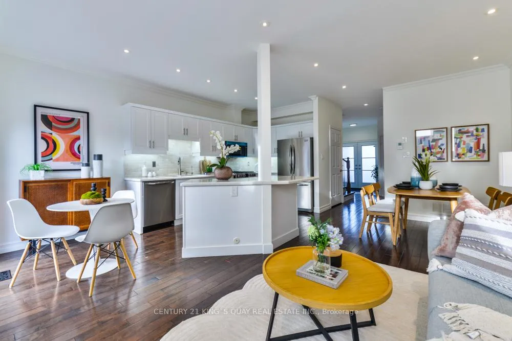 Photo 12 of 131 Downey Circle, Aurora, Bayview Wellington — HOMEH
